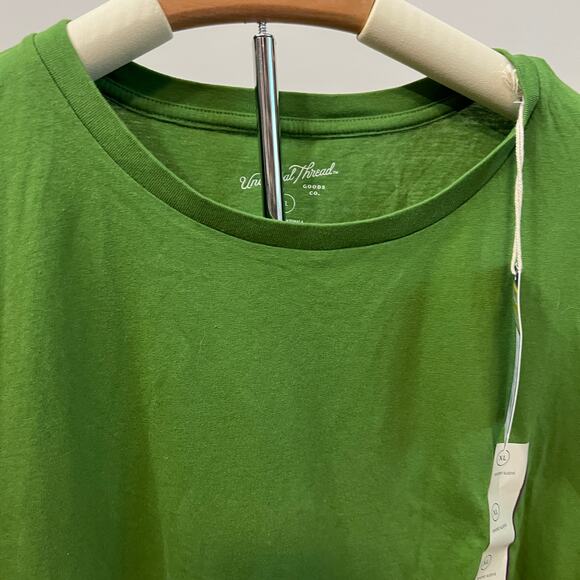 Universal Thread Women's Bright Green Shrunken T-Shirt - Size XL - NWT - Picture 3 of 7